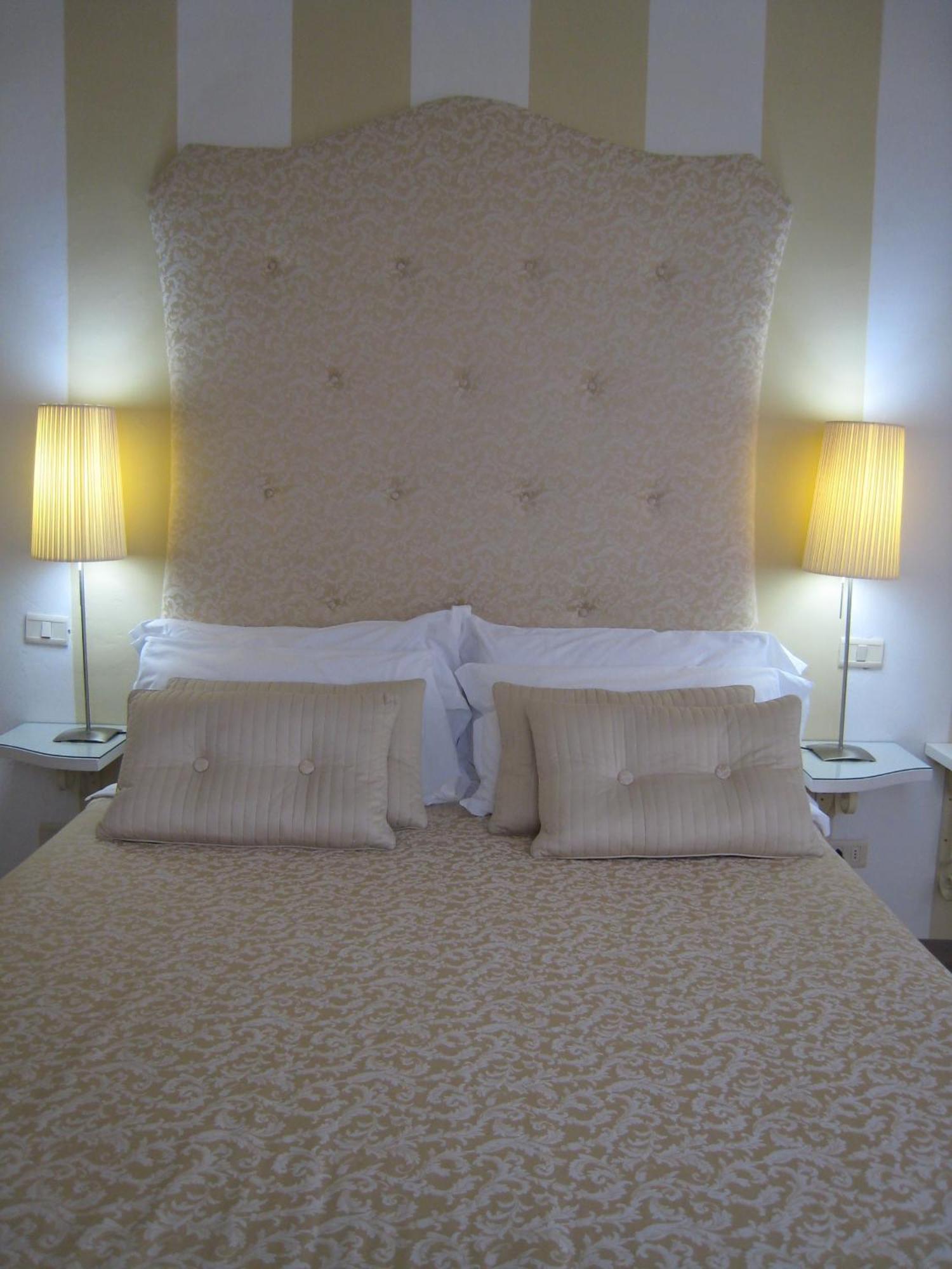 Fontelunga Hotel & Villas Pozzo  Экстерьер фото